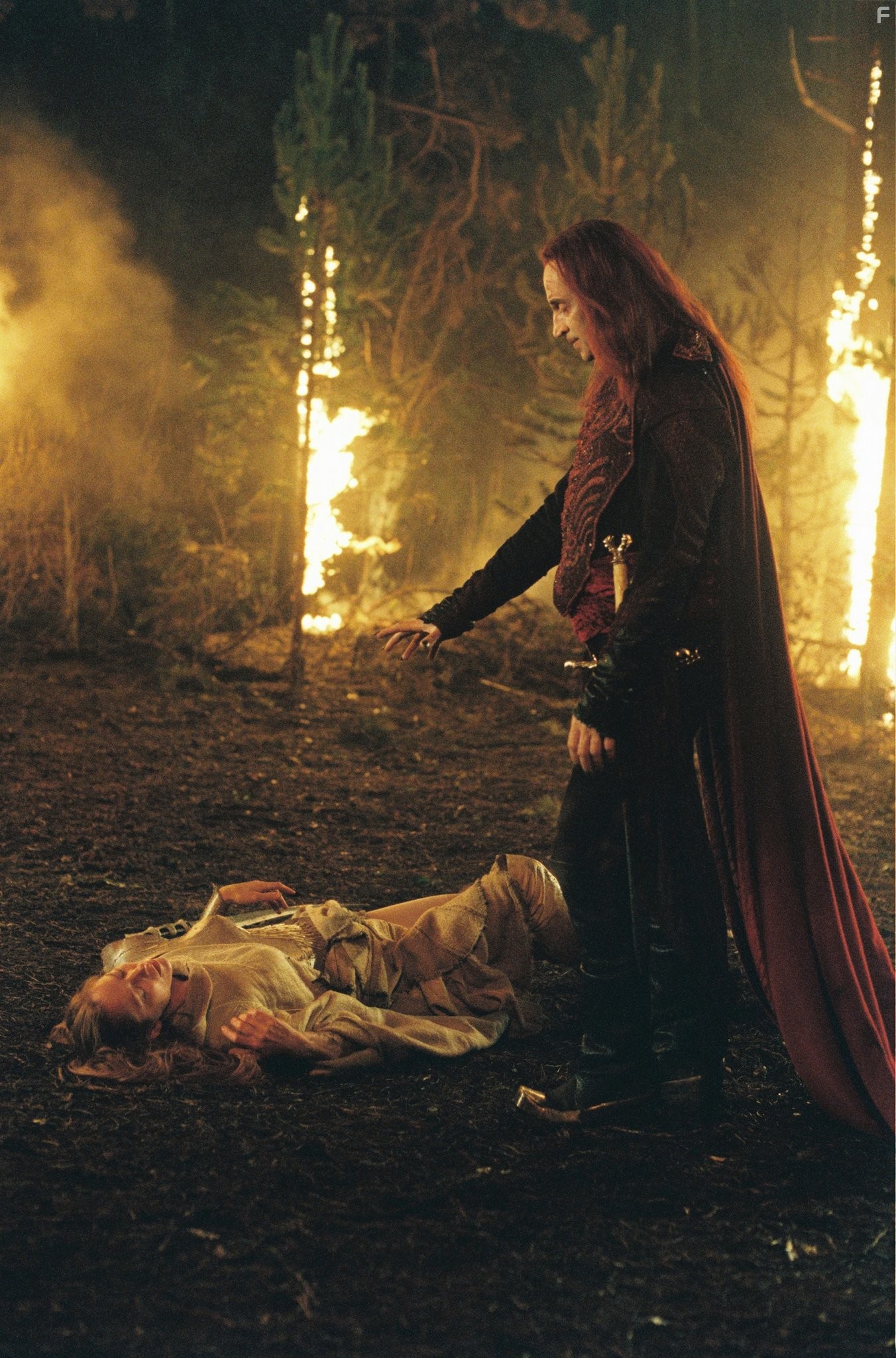 Robert Carlyle and Sienna Guillory in Эрагон (2006)