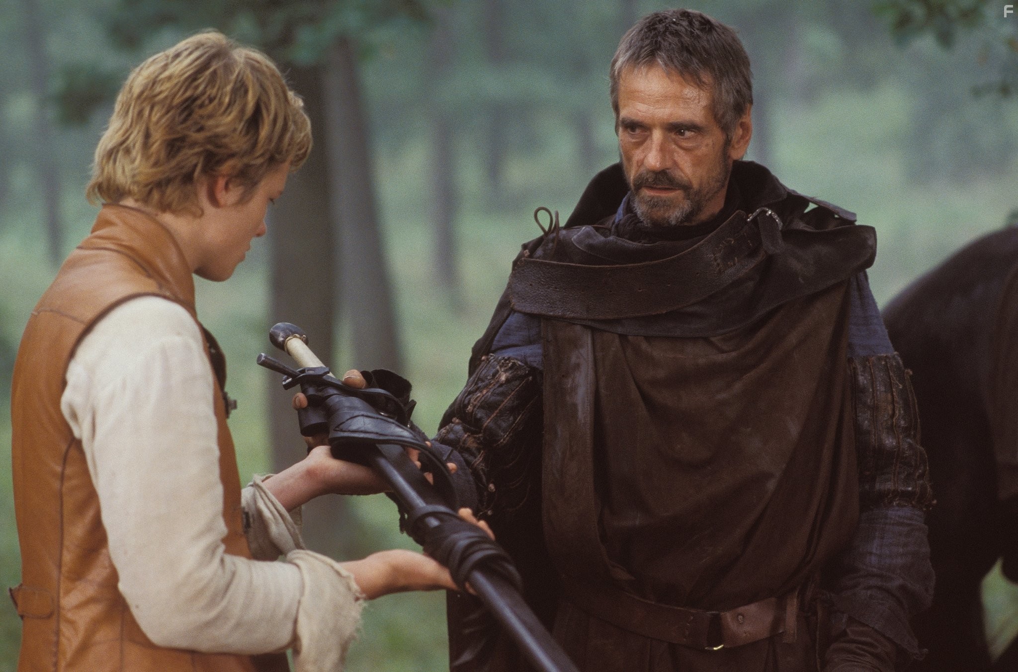 Jeremy Irons and Ed Speleers in Эрагон (2006)