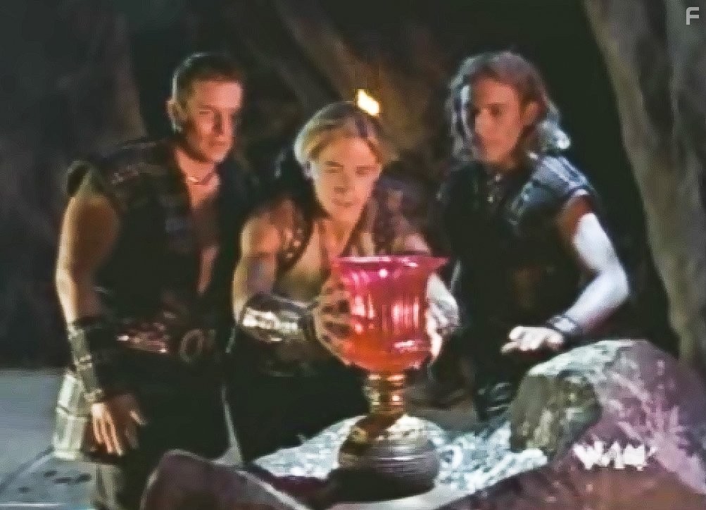 Chris Conrad, Ryan Gosling, and Dean O'Gorman in Young Hercules (1998)