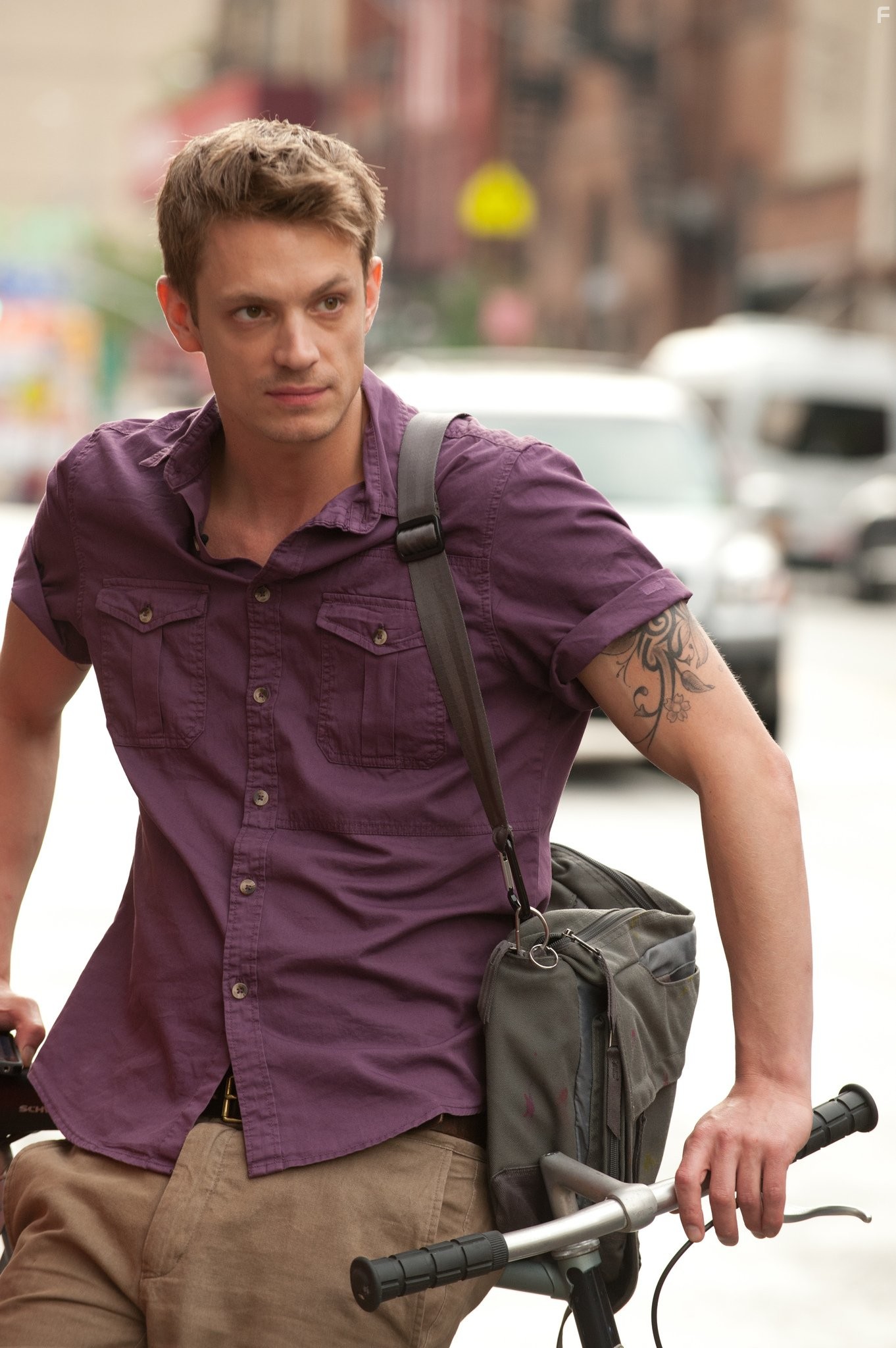 Joel Kinnaman in Давай, до свидания (2012)
