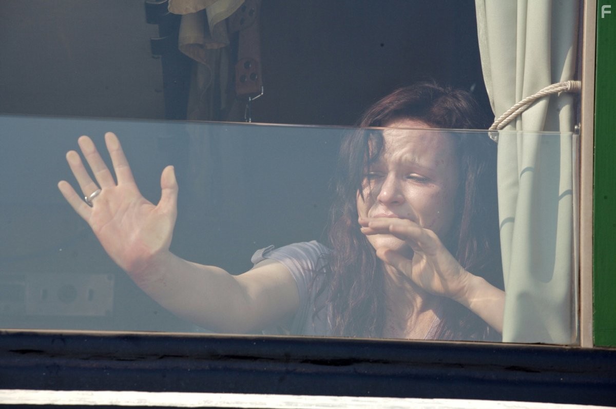 Thora Birch in Поезд (2008)