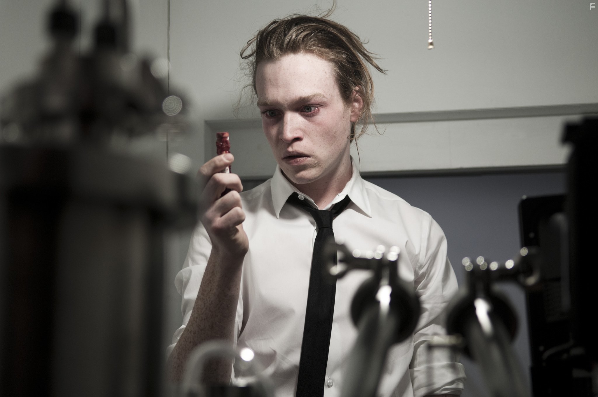 Caleb Landry Jones in Антивирус (2012)