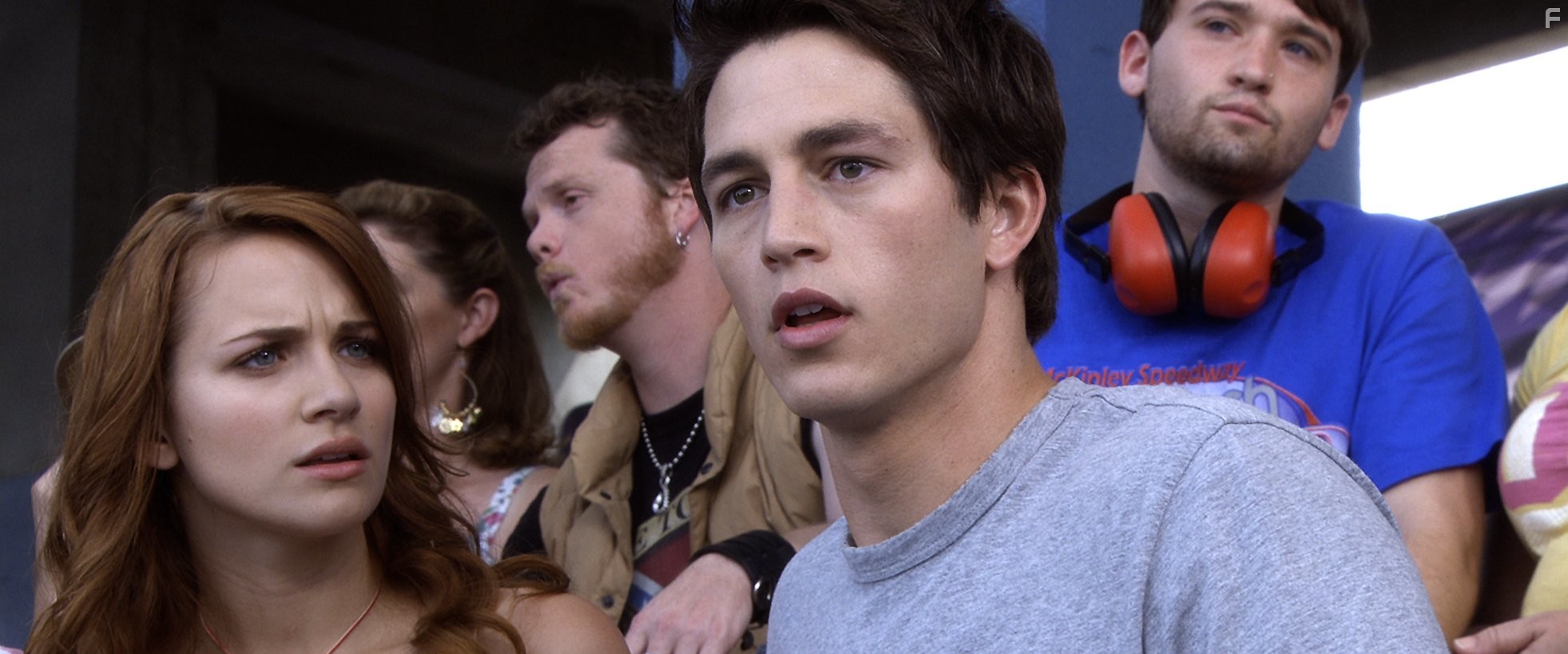 Shantel VanSanten and Bobby Campo in Пункт назначения 4 (2009)