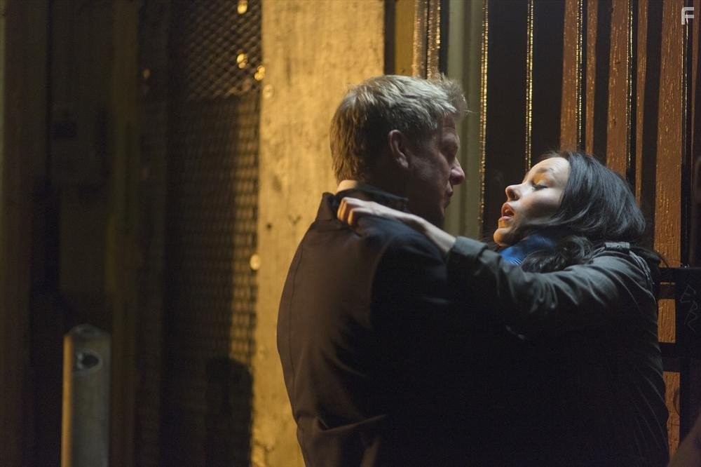 Kenny Johnson and Katherine Ramdeen in Мотив (2013)