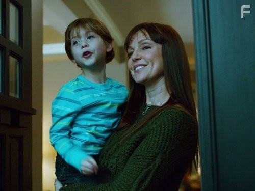 Sarah-Jane Redmond and Jacob Tremblay in Мотив (2013)