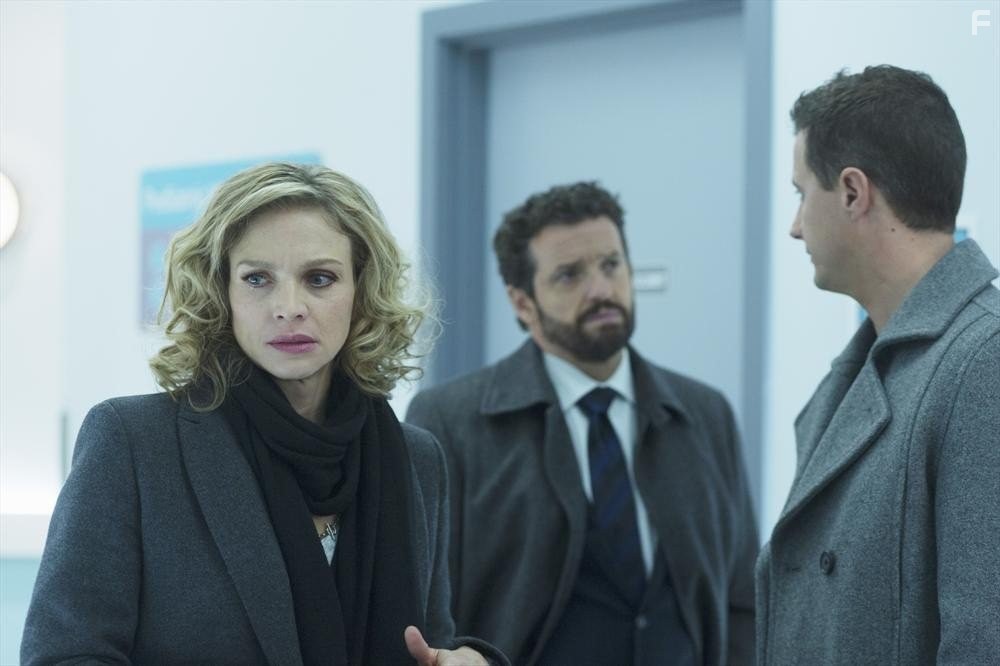 Kristin Lehman, Louis Ferreira, and Brendan Penny in Мотив (2013)