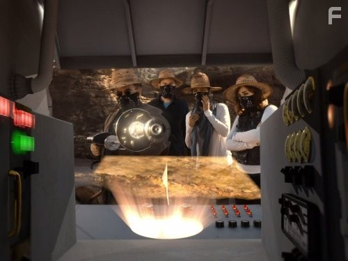 Eddie McClintock, Joanne Kelly, and Allison Scagliotti in Хранилище 13 (2009)