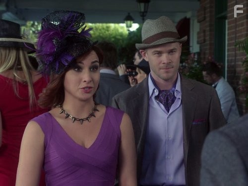 Aaron Ashmore and Allison Scagliotti in Хранилище 13 (2009)