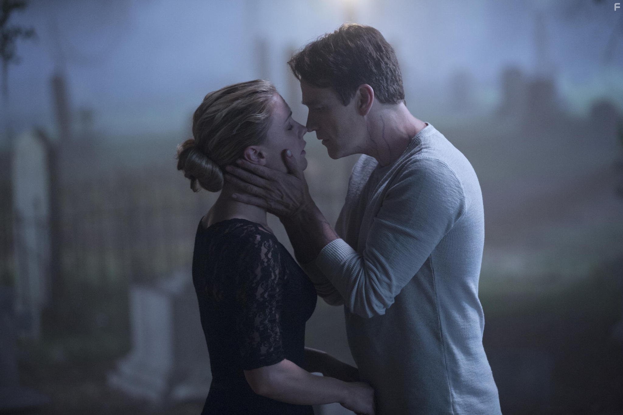 Anna Paquin and Stephen Moyer in Настоящая кровь (2008)