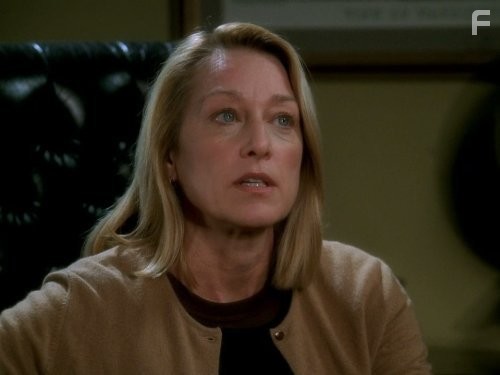 Patricia Wettig in Побег (2005)