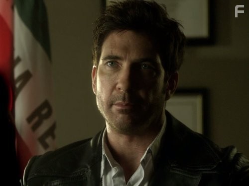 Dylan McDermott in Под прикрытием (2009)