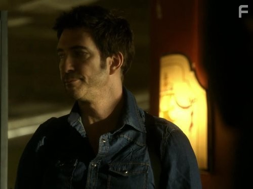 Dylan McDermott in Под прикрытием (2009)