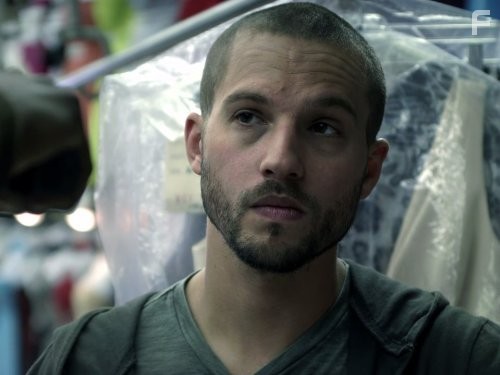 Logan Marshall-Green in Под прикрытием (2009)