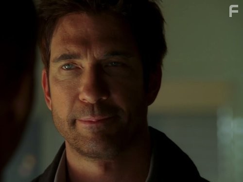 Dylan McDermott in Под прикрытием (2009)