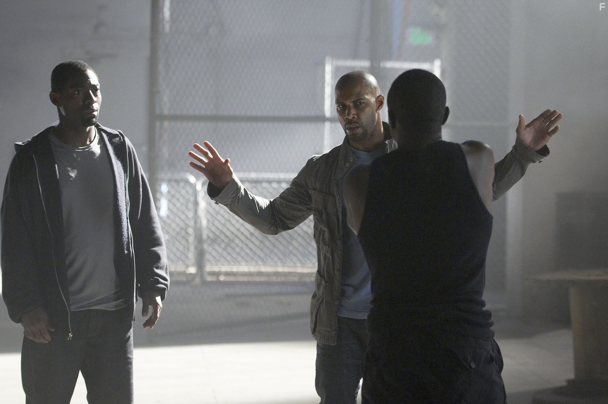 Hassan Johnson, Omari Hardwick, and Gbenga Akinnagbe in Под прикрытием (2009)