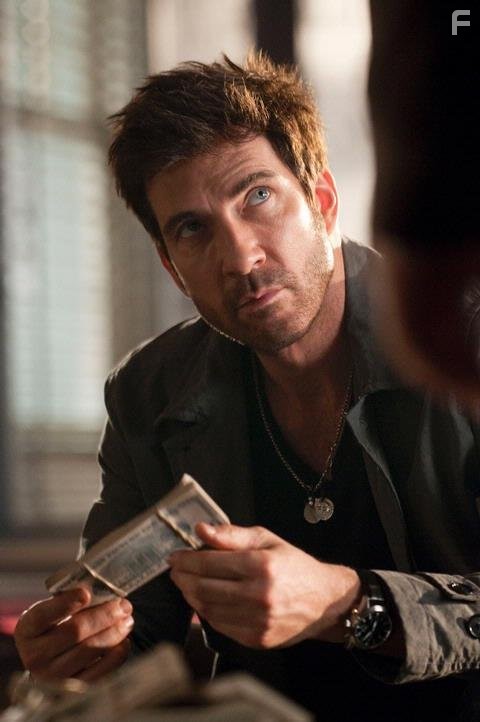 Dylan McDermott in Под прикрытием (2009)