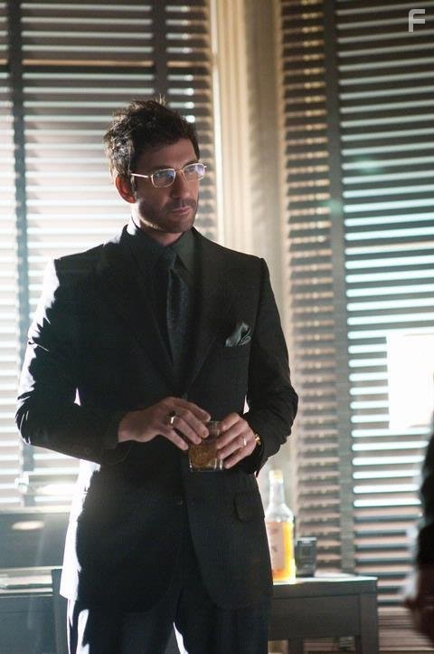 Dylan McDermott in Под прикрытием (2009)