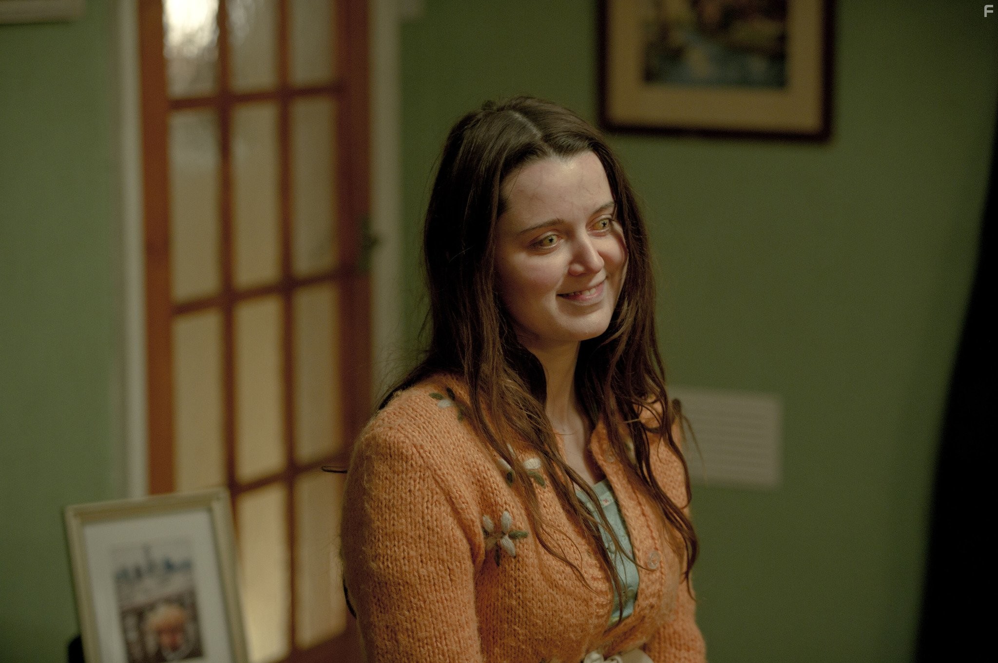 Emily Bevan in Во плоти (2013)