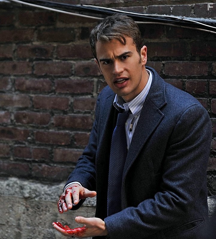 Theo James in Везунчик (2013)
