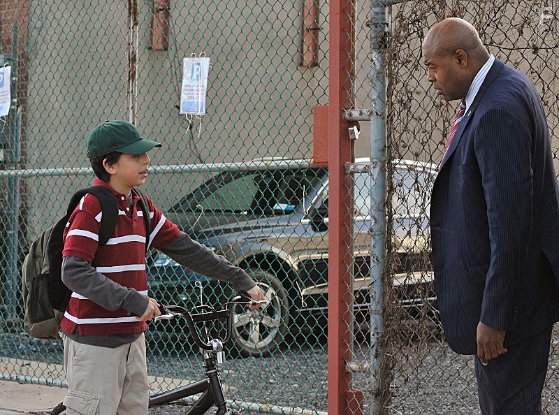 Chi McBride in Везунчик (2013)