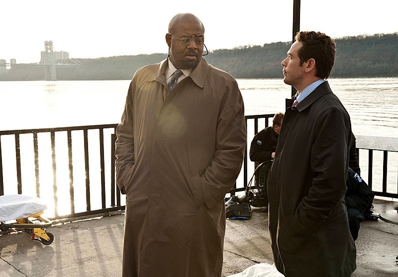 Chi McBride and Kevin Alejandro in Везунчик (2013)
