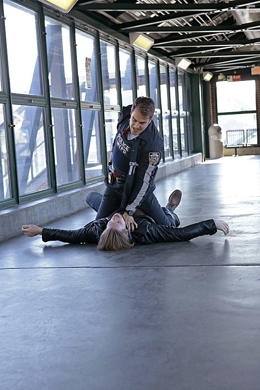 Theo James in Везунчик (2013)