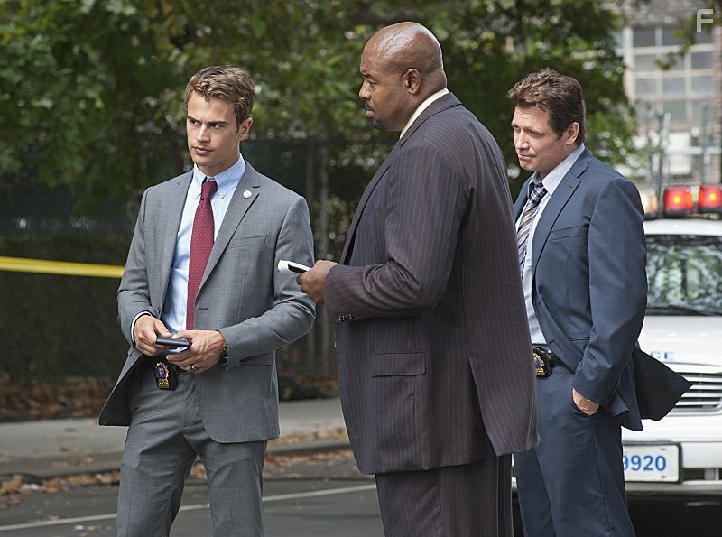 Chi McBride, Holt McCallany, and Theo James in Везунчик (2013)