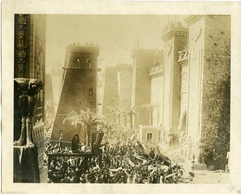 Нетерпимость (1916)