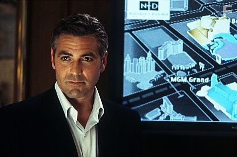 George Clooney in Одиннадцать друзей Оушена (2001)