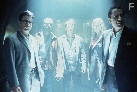 Peter Gallagher, Geoffrey Rush, Taye Diggs, Ali Larter, and Chris Kattan in Дом ночных призраков (1999)
