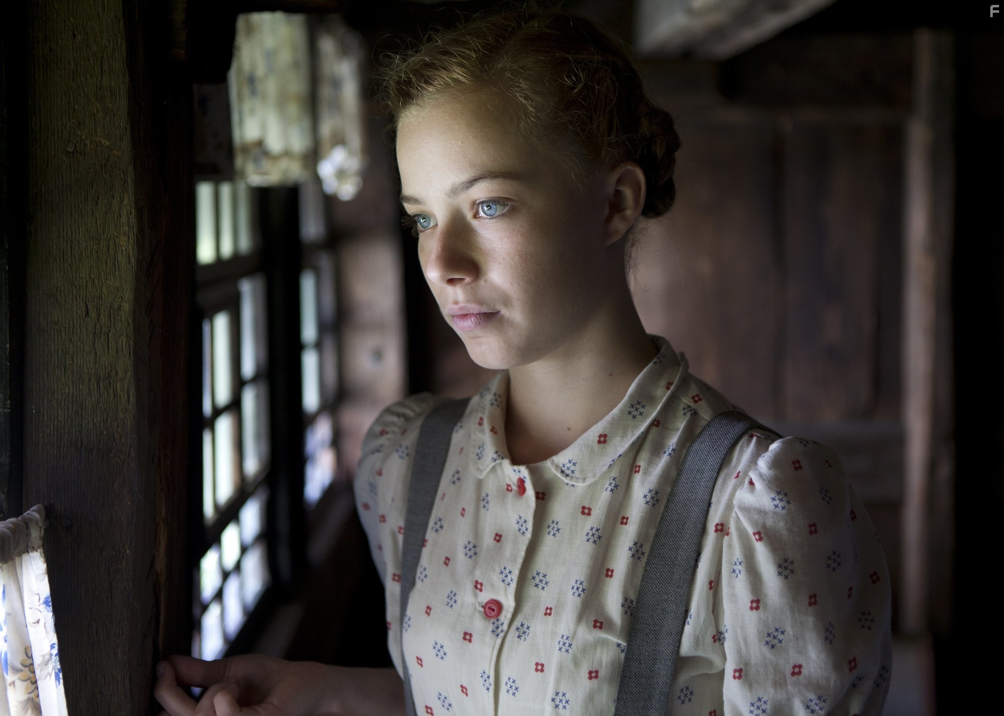 Saskia Rosendahl in Лоре (2012)