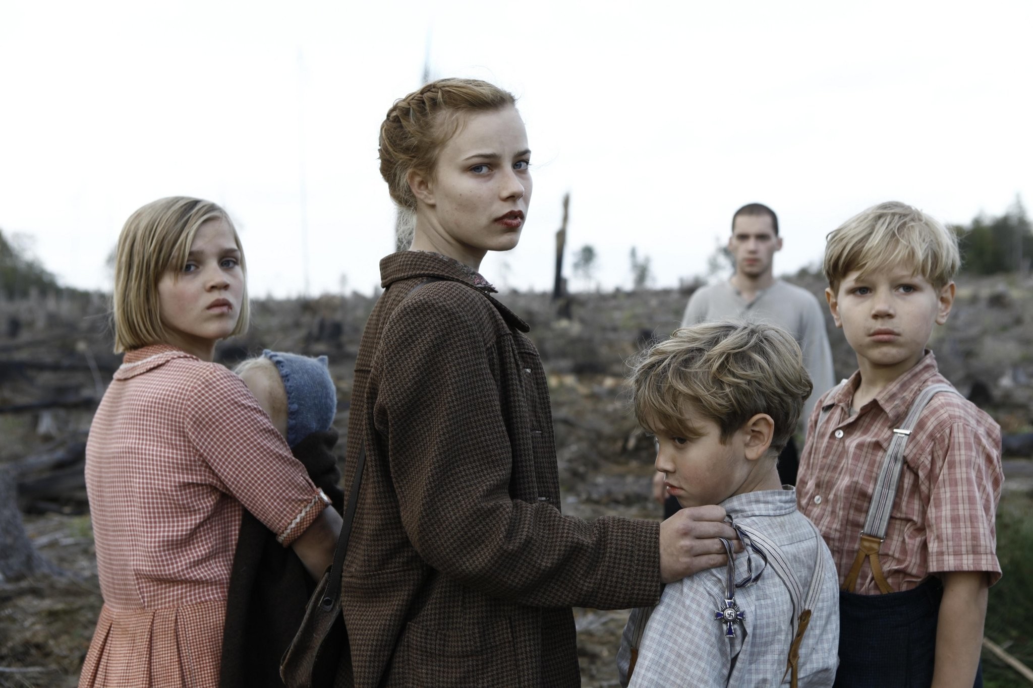 Nele Trebs, Mika Seidel, Andr? Frid, and Saskia Rosendahl in Лоре (2012)