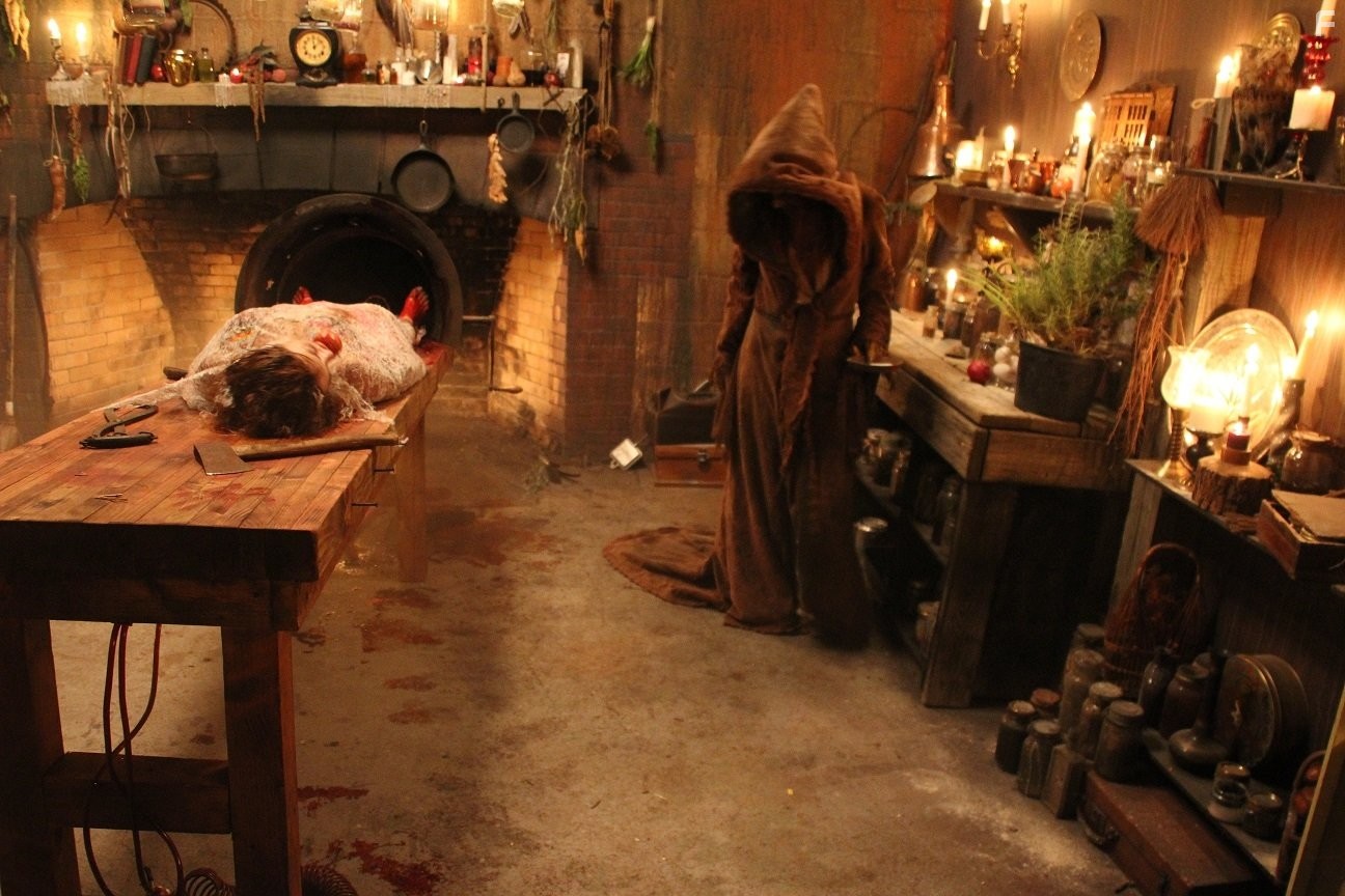 Cassie Keller in Злой (2013)