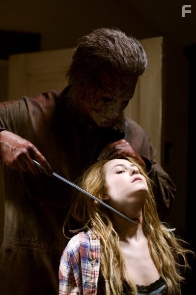 Scout Taylor-Compton and Tyler Mane in Хэллоуин 2 (2009)