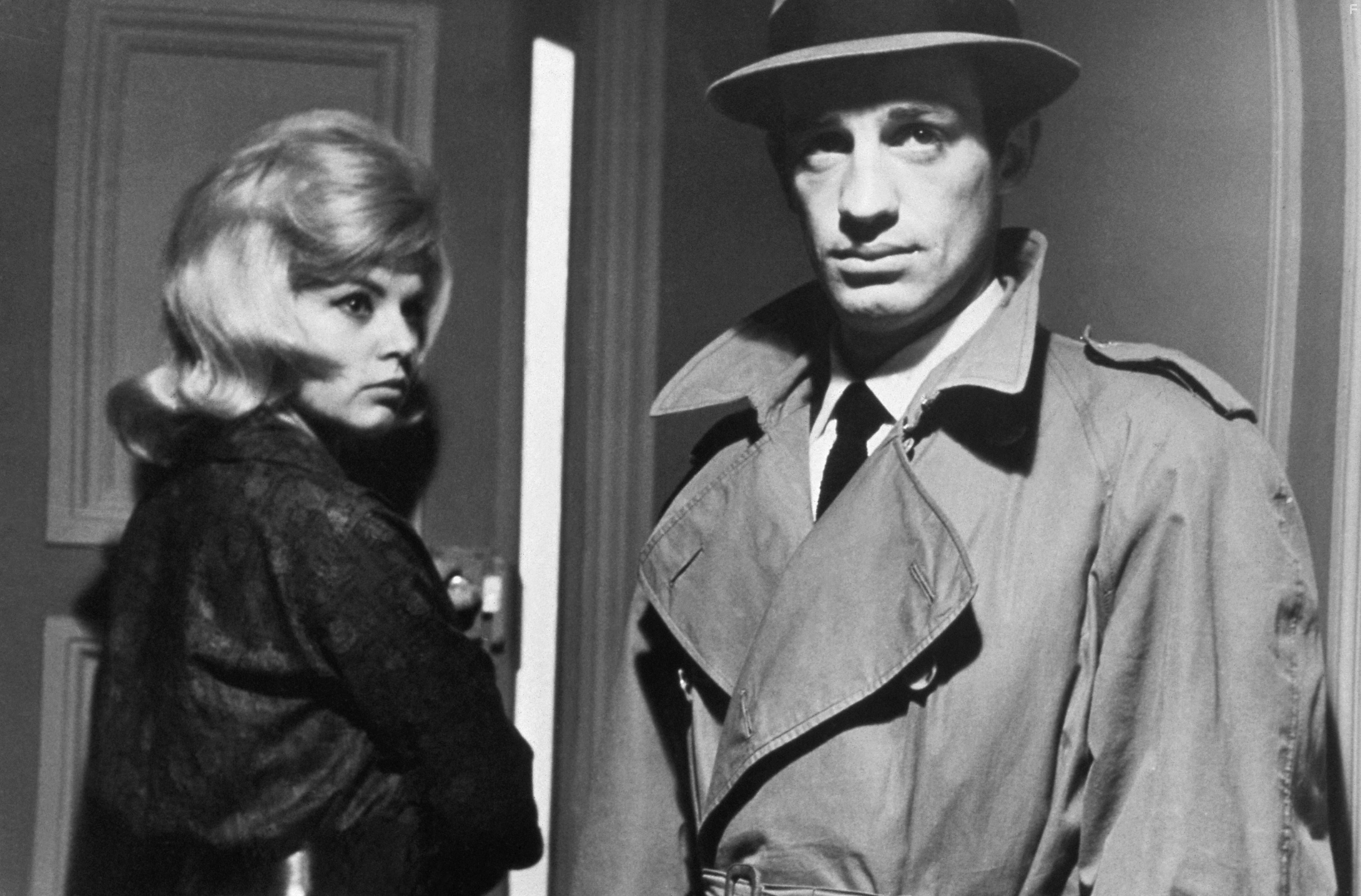 Jean-Paul Belmondo and Monique Hennessy in Стукач (1962)