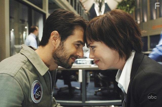 Eyal Podell and Maxim Roy in Притяжению вопреки (2009)