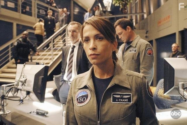 Andrew Airlie, Christina Cox, and Ty Olsson in Притяжению вопреки (2009)