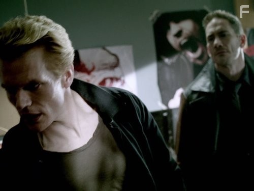 Neil Napier and Max E. Williams in Пуля в рожу (2012)