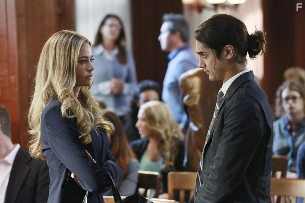 Denise Richards and Avan Jogia in Социопат (2013)