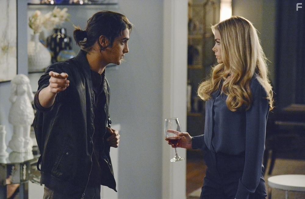 Denise Richards and Avan Jogia in Социопат (2013)