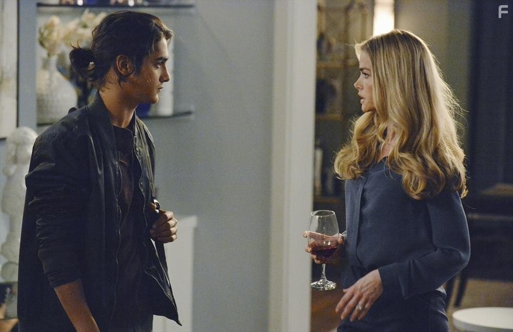 Denise Richards and Avan Jogia in Социопат (2013)