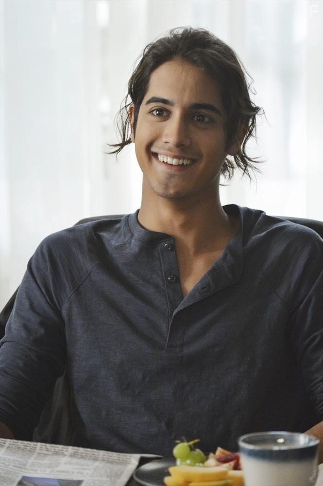 Avan Jogia in Социопат (2013)