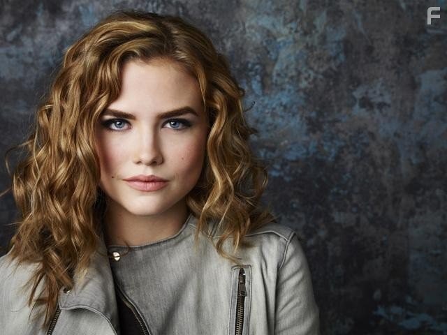 Maddie Hasson in Социопат (2013)