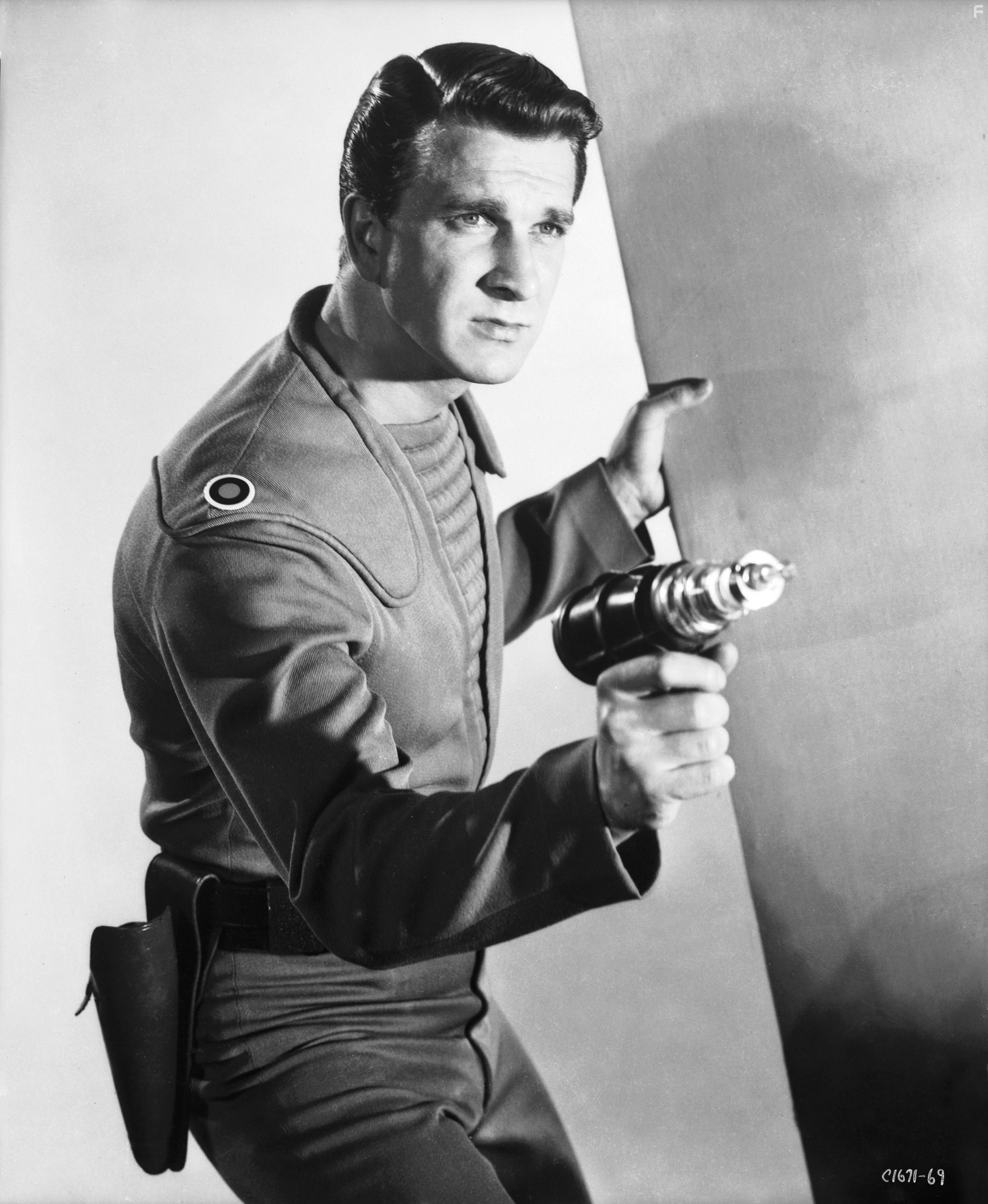 Leslie Nielsen in Запретная планета (1956)