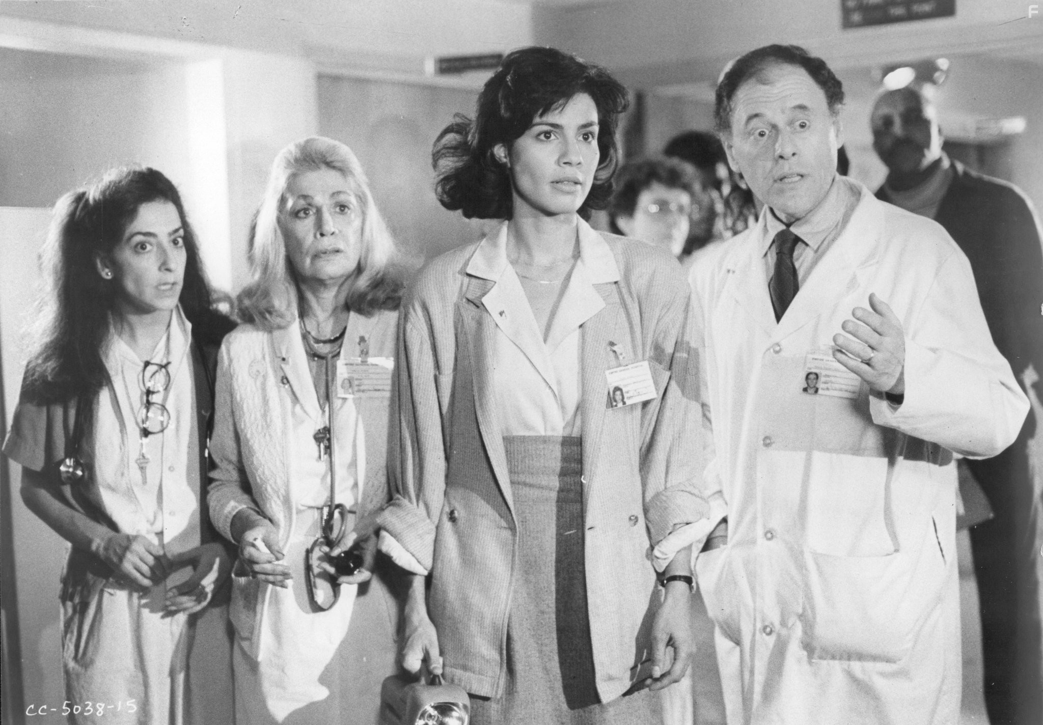 Rachel Ticotin, Bob Dishy, and Sylvia Miles in Критическое состояние (1987)