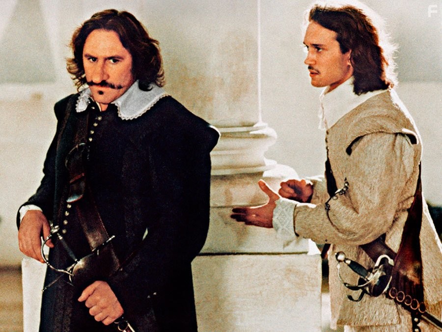 G?rard Depardieu and Vincent Perez in Сирано де Бержерак (1990)
