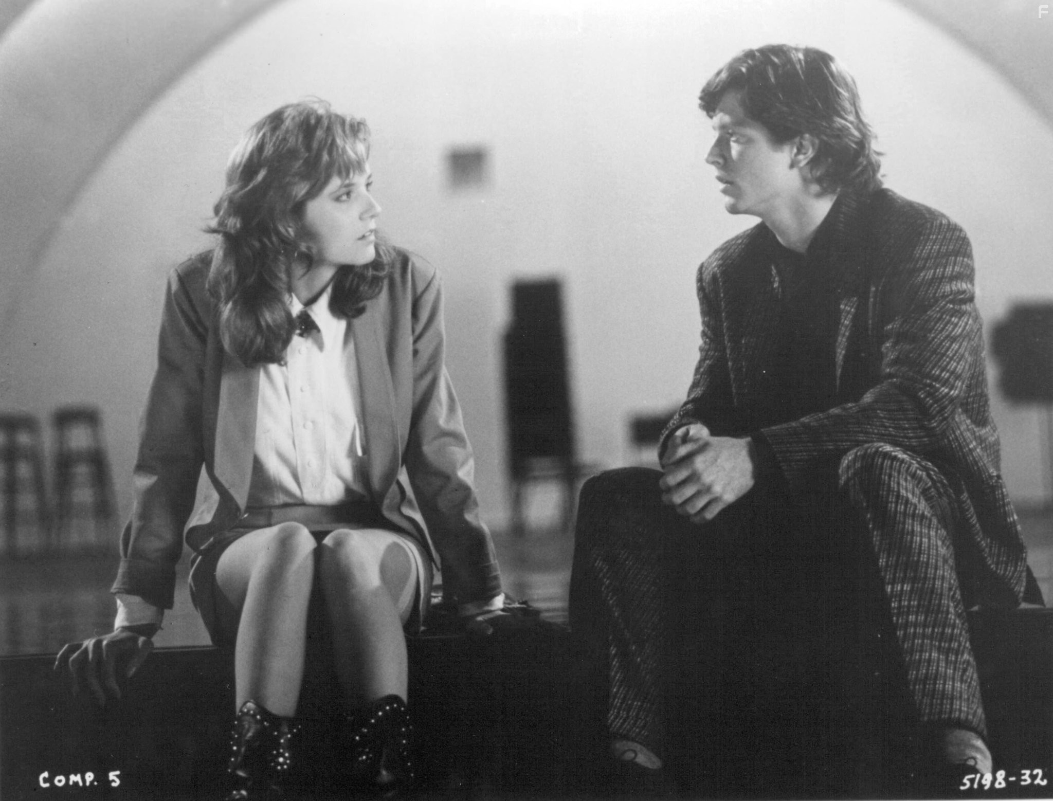 Eric Stoltz and Lea Thompson in Чyдеса своего рода (1987)