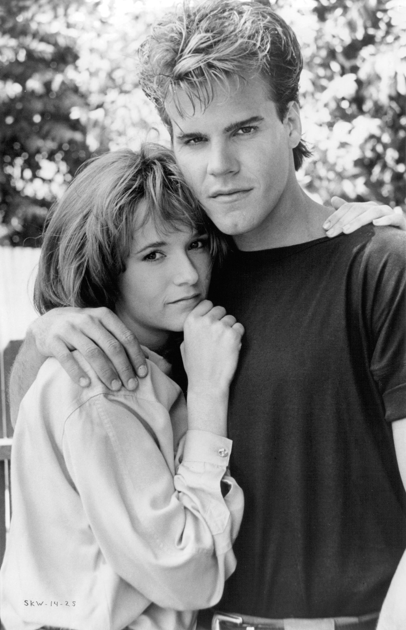 Lea Thompson and Craig Sheffer in Чyдеса своего рода (1987)