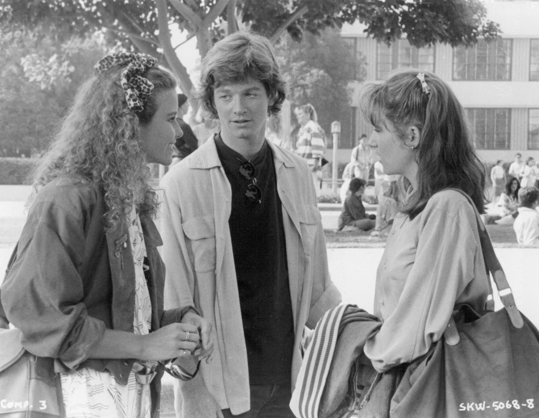 Eric Stoltz, Lea Thompson, and Molly Hagan in Чyдеса своего рода (1987)