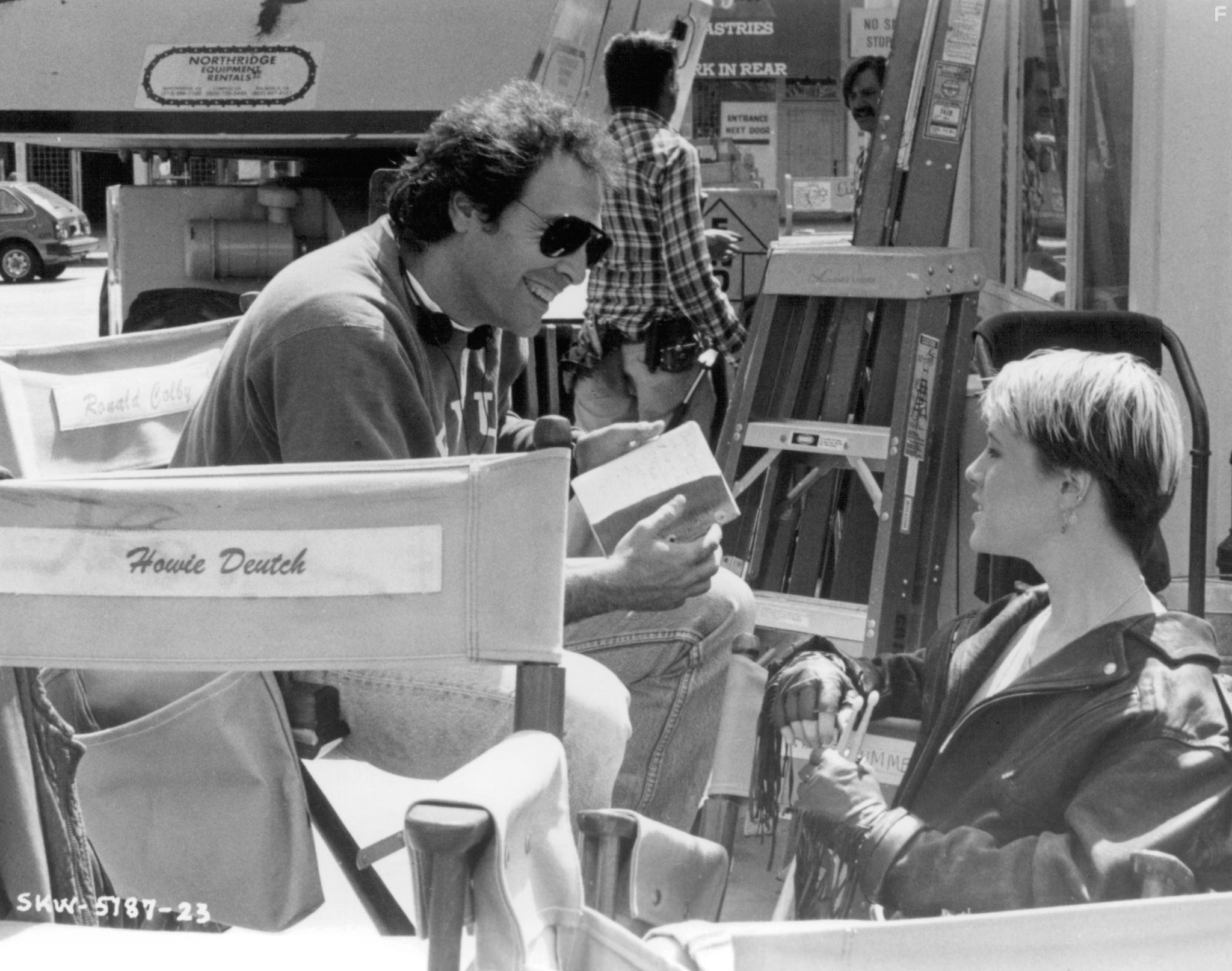 Mary Stuart Masterson and Howard Deutch in Чyдеса своего рода (1987)